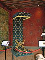 Blois, Chateau, Mobilier, Tabouret et dais